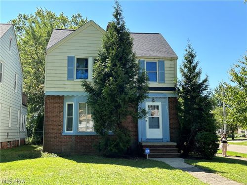 3742 Silsby Rd, University Heights, OH, 44118-3148 | Card Image