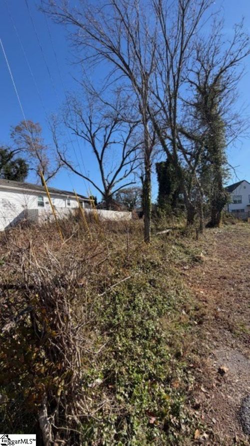 207 Maloy St, Greenville, SC, 29601-3928 | Card Image