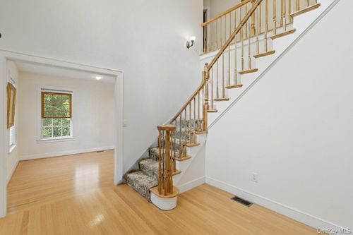 10 Woodhull Landing Rd, Miller Place, NY, 11764-2034 | Card Image