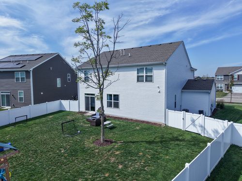 2020 Magnolia Ln, Wonder Lake, IL, 60097-9801 | Card Image