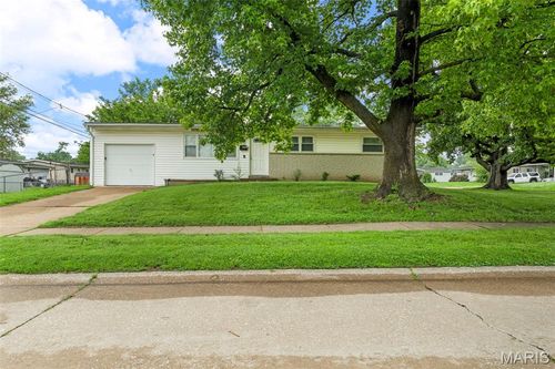 2185 Orleans Ln, Florissant, MO, 63031-2111 | Card Image