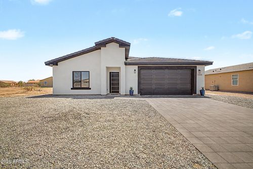 10094 W Mission Dr, Arizona City, AZ, 85123-5817 | Card Image