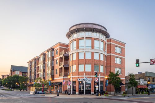 unit-203-945 Burlington Ave, Downers Grove, IL, 60515-4877 | Card Image
