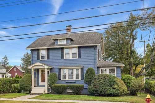 301 Upham St, Melrose, MA, 02176-3325 | Card Image