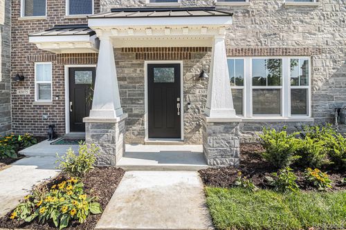 43071 Atwood Ave, Novi, MI, 48375-4511 | Card Image