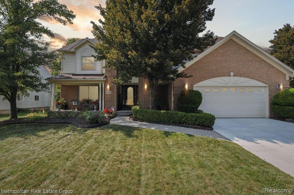 Elmhurst Ave, Farmington Hills, MI 48336