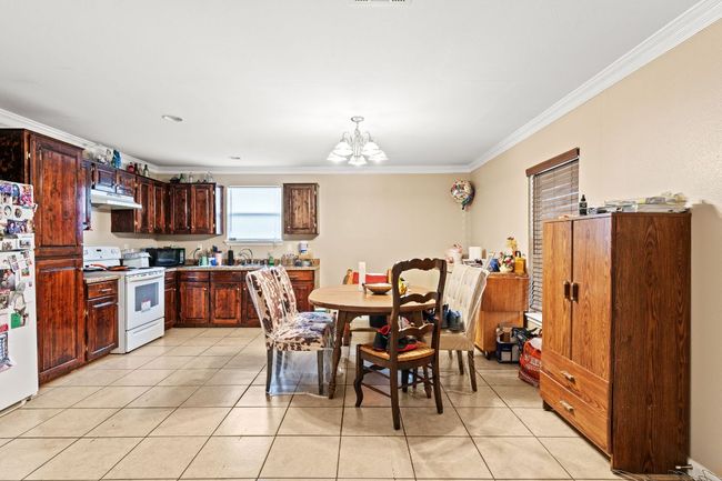 300 Walker St, House other with 3 bedrooms, 2 bathrooms and 1 parking in Smithville TX | Image 8