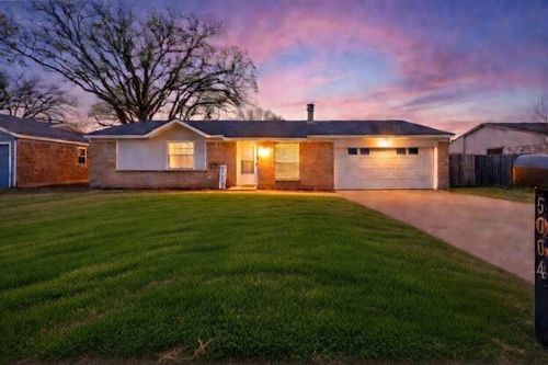 5004 Celtic Dr, Arlington, TX, 76017-2320 | Card Image