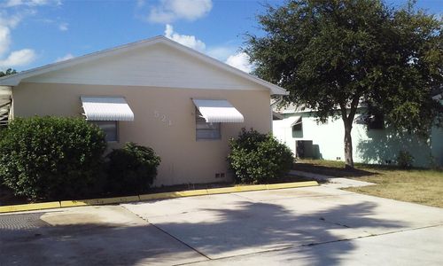 521 W Perry St, Lantana, FL, 33462-4505 | Card Image