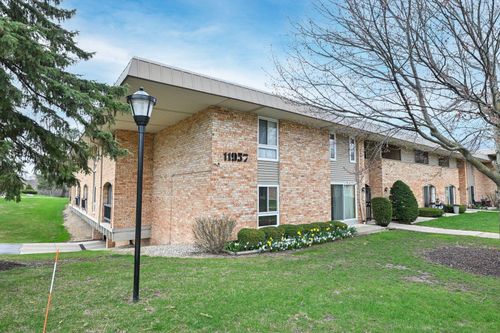 11957 W Appleton Ave, Milwaukee, WI, 53224-4955 | Card Image