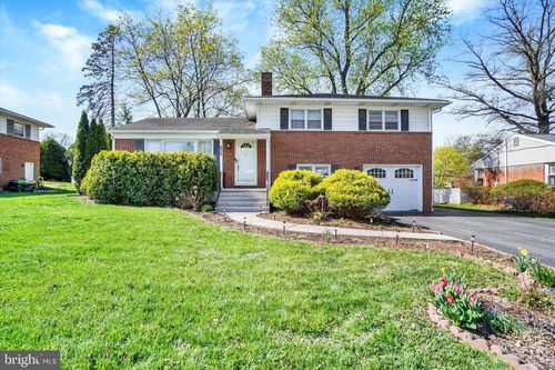 1890 North Dr, YORK, PA, 17408-4316 | Card Image
