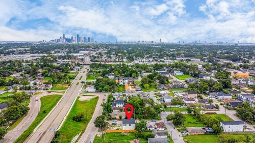 1217 Cabell St, Houston, TX, 77022-5221 | Card Image