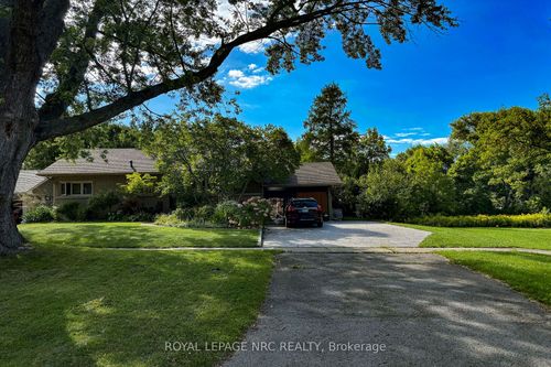 45 Nickerson Ave, St Catharines, ON, L2N3M5 | Card Image