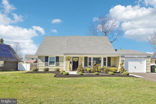 100 Glenview Ln, Willingboro, NJ, 08046-3216 | Card Image