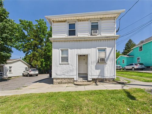 15 Perrine St, Auburn, NY, 13021-1875 | Card Image