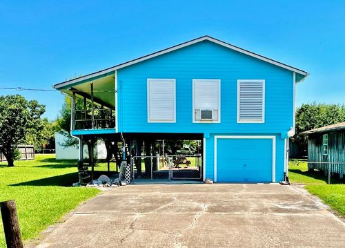 215 12th St, Dickinson, TX, 77539-2838 | Card Image
