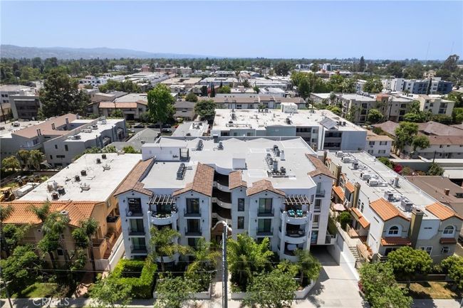 UNIT-202 - 5253 Vantage Ave, Condo with 3 bedrooms, 2 bathrooms and 2 parking in Valley Village CA | Image 28