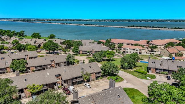 1006 Signal Ridge Pl, Condo with 2 bedrooms, 2 bathrooms and null parking in Rockwall TX | Image 4