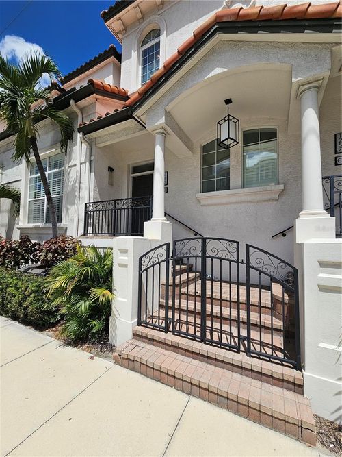 b2-1257 Fruitville Rd, Sarasota, FL, 34236-8944 | Card Image