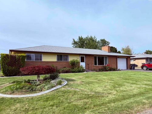 3903 W Nixon St, Pasco, WA, 99301-2923 | Card Image