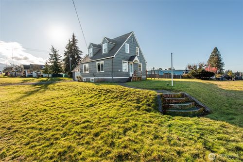 1202 W 9th St, Port Angeles, WA, 98363-5618 | Card Image