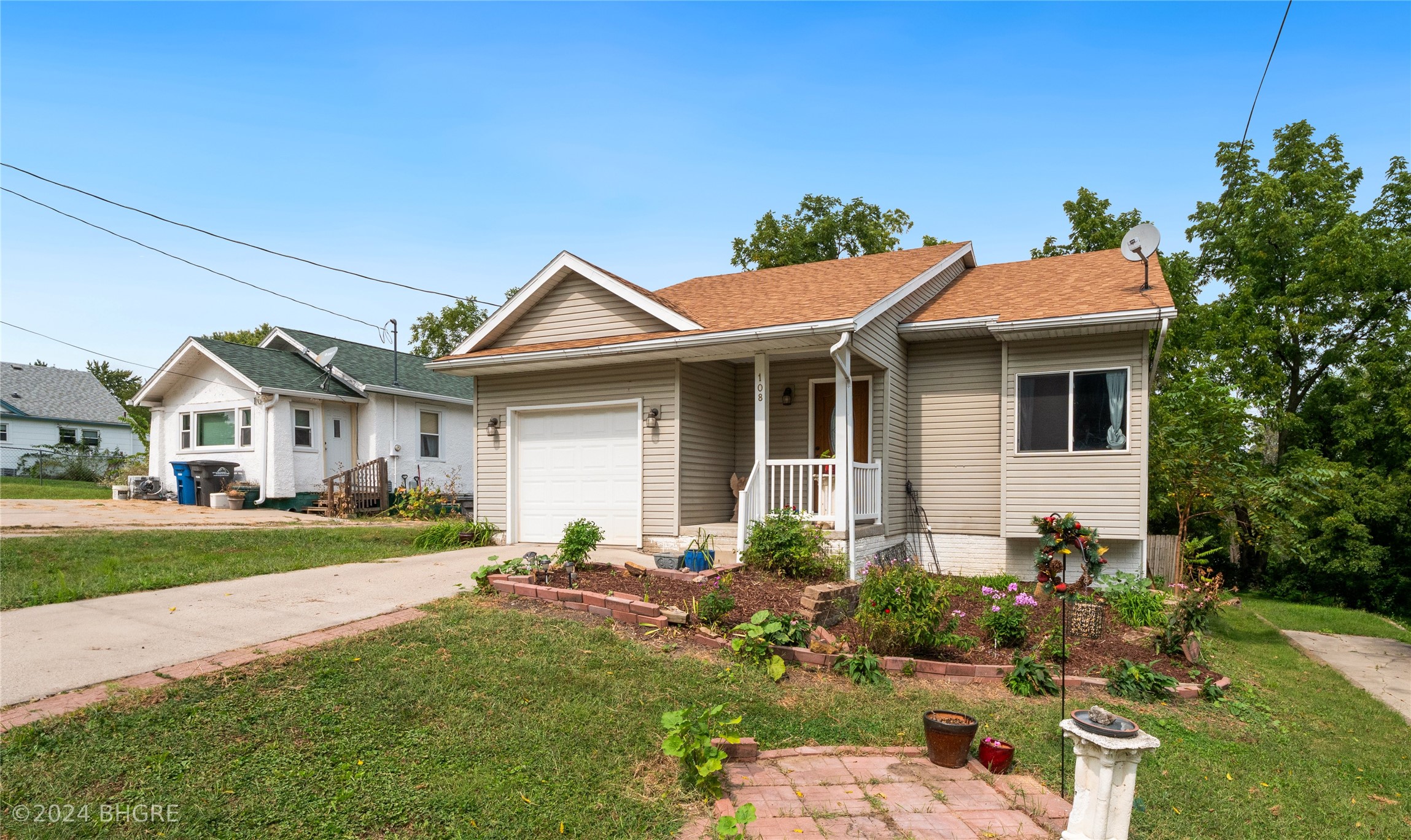 Wall Ave, Des Moines, IA 50315