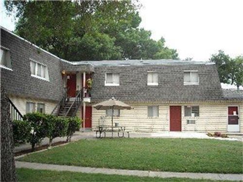 499 W San Antonio St, Lockhart, TX, 78644-2601 | Card Image