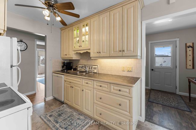 6 Ross St, House other with 3 bedrooms, 2 bathrooms and 6 parking in Cobden ON | Image 11
