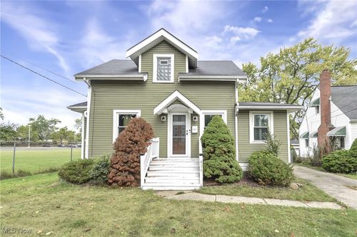 471 Columbus St, Bedford, OH, 44146-2832 | Card Image
