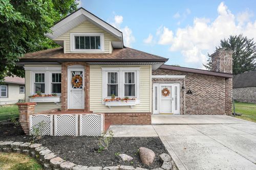 37 Commerce St, Lockbourne, OH, 43137-9305 | Card Image