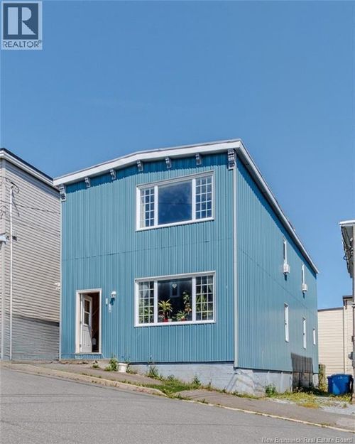 118 Lancaster St, Saint John, NB, E2M1H9 | Card Image