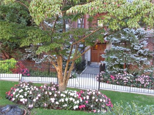 p-142 Garth Rd, Scarsdale, NY, 10583-3755 | Card Image