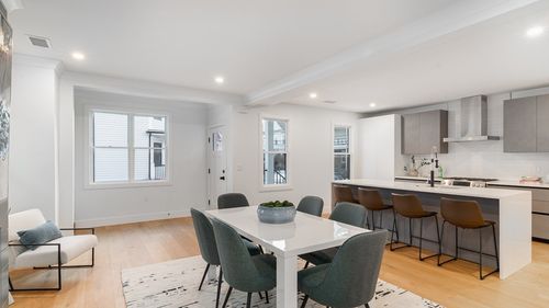 89-89 Cleveland St, Arlington, MA, 02474-6935 | Card Image