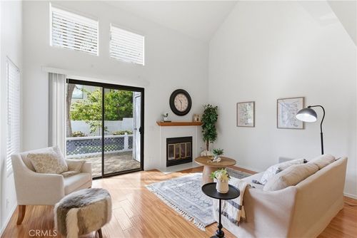 81 Briarglen, Irvine, CA, 92614-7542 | Card Image