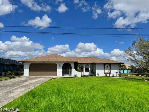 115 Se 6th St, CAPE CORAL, FL, 33990-1559 | Card Image