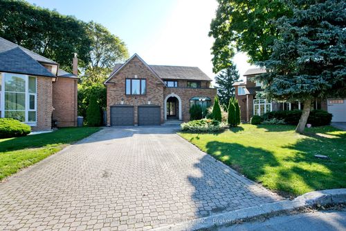 5 Willow Heights Crt, North York, ON, M2M4E8 | Card Image