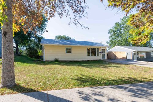 805 E Indiana St, Rapid City, SD, 57701-5834 | Card Image