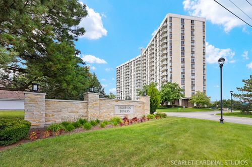 unit-11e-40 N Tower Rd, Oak Brook, IL, 60523-1122 | Card Image