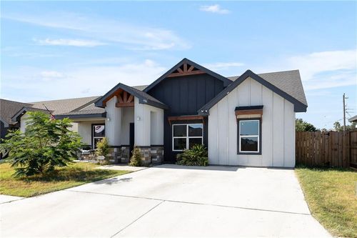 404 Dakota Dr, San Juan, TX, 78589-2860 | Card Image