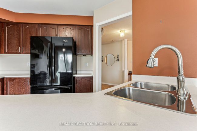 42 Queen Mary Dr, House other with 3 bedrooms, 3 bathrooms and 2 parking in Brampton ON | Image 8