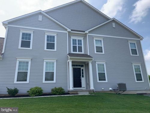 30 S Tompkins Sq, DOWNINGTOWN, PA, 19335-3172 | Card Image