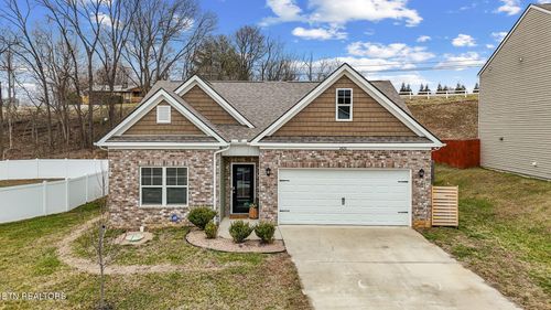 2820 Terrace View Rd, Sevierville, TN, 37876-5515 | Card Image