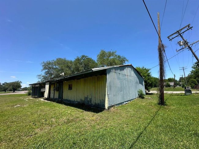 1530 Gilham Cir, House other with 3 bedrooms, 2 bathrooms and null parking in Port Arthur TX | Image 6