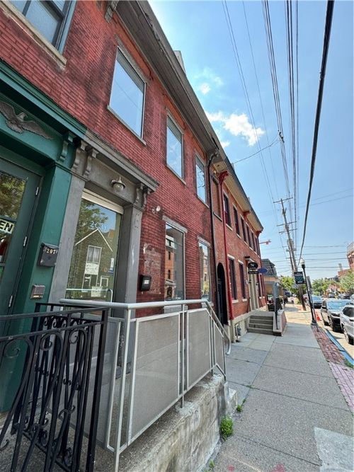 209 S Craig St, Oakland, PA, 15213-3704 | Card Image