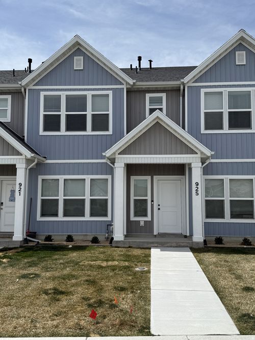 925 N 900 W, Tremonton, UT, 84337-2432 | Card Image