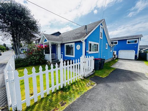 251 10th Ave, Seaside, OR, 97138-6205 | Card Image