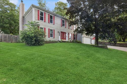 37 Hillcrest Ave, Fox Lake, IL, 60020-1814 | Card Image