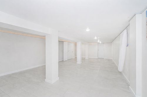 9 Myrtle Ave, Jersey City, NJ, 07305-4309 | Card Image