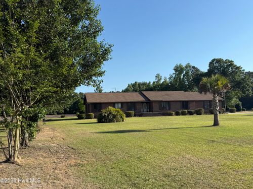 12155 Nc 41 Hwy W, Bladenboro, NC, 28320-7829 | Card Image