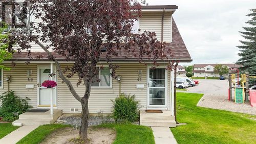 1515 Falconridge Dr Ne, Calgary, AB, T3J1L8 | Card Image